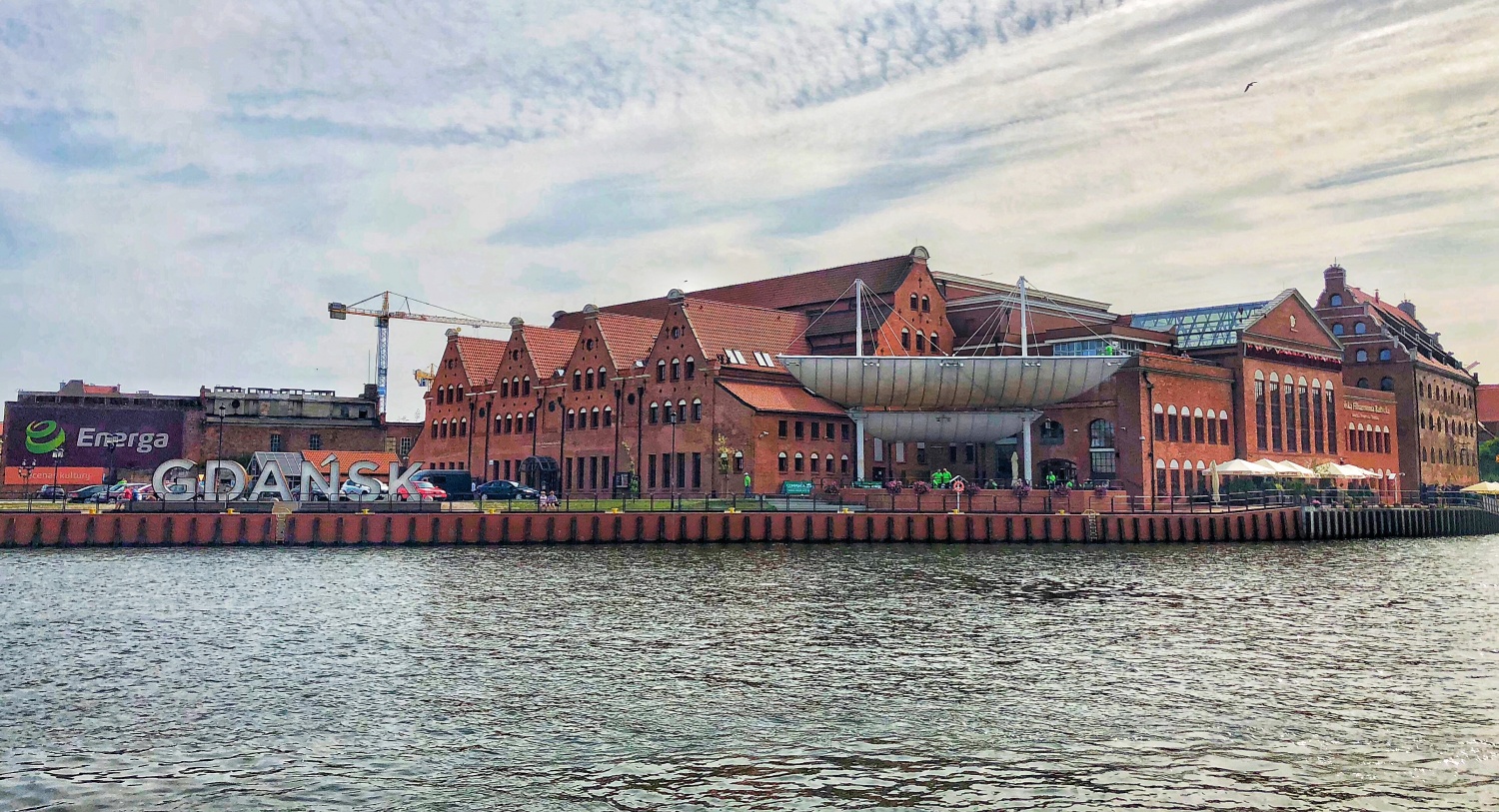 Poľská filharmónia a nápis GDAŃSK, Gdansk, severné Poľsko